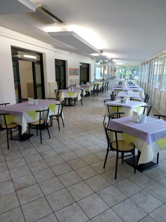 Hotel Otello Punta Marina Exterior foto